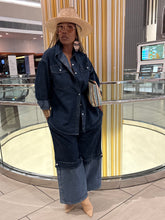 Load image into Gallery viewer, Contrast Cropped Denim Pant - Dark Blue