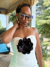 Load image into Gallery viewer, Rosette Strapless Bandage Top - White