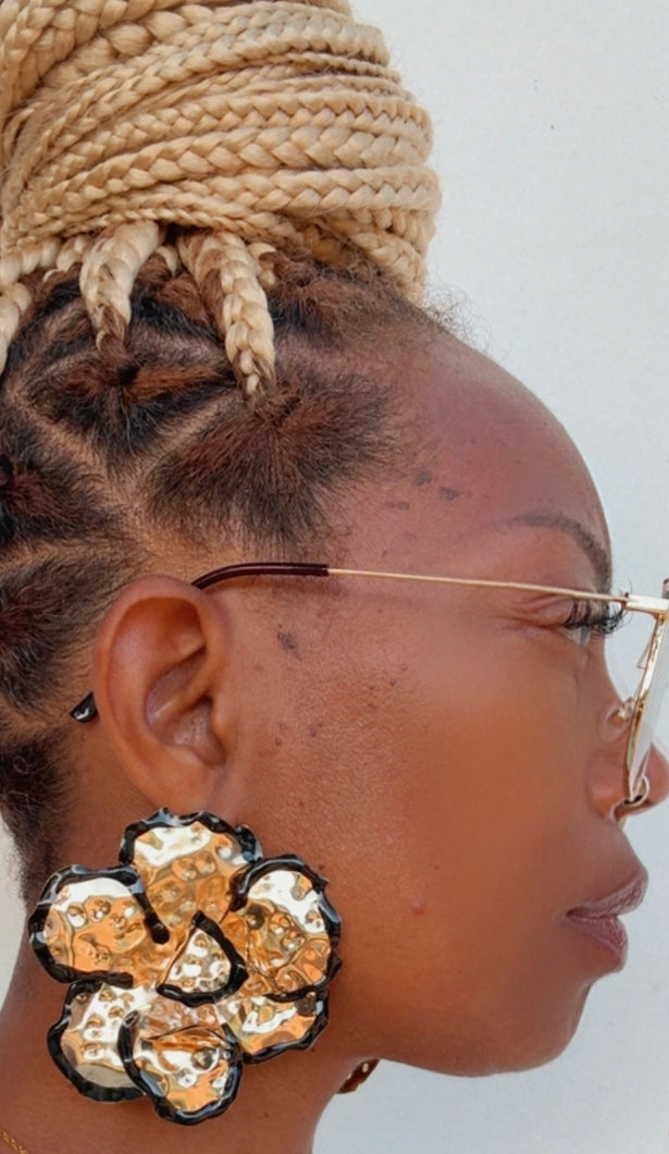 Hammered Gold Flower Earrings