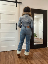 Load image into Gallery viewer, High Waist Shearling Cuff Jean