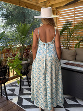 Load image into Gallery viewer, Sea Breeze Cropped Jumper