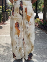 Load image into Gallery viewer, Abstract Horse Print Barrel Jean