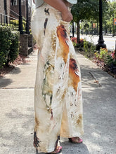 Load image into Gallery viewer, Abstract Horse Print Barrel Jean