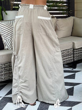 Load image into Gallery viewer, Contrast Cargo Drawstring Pant
