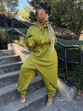 Load image into Gallery viewer, Overlay Jogger Set - Avocado