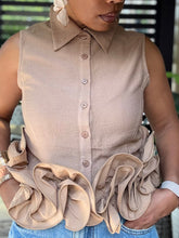 Load image into Gallery viewer, Sleeveless Ruffled Hem Top