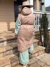 Load image into Gallery viewer, Removable Hooded Puffer Vest