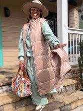 Load image into Gallery viewer, Removable Hooded Puffer Vest