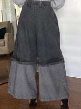 Load image into Gallery viewer, Contrast Cropped Denim Pant - Grey