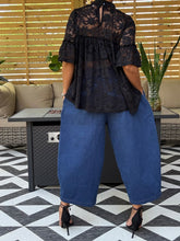 Load image into Gallery viewer, Lace Hem Cropped Denim Pant