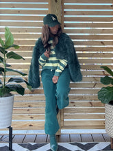 Load image into Gallery viewer, Cropped Furry Coat