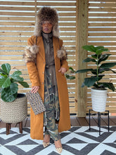 Load image into Gallery viewer, Tailored Fur Sleeve Detail Coat