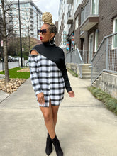 Load image into Gallery viewer, Zip Shoulder Plaid Tunic