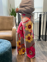Load image into Gallery viewer, Retro Daisy Print Sweater Pant (3XL ONLY)